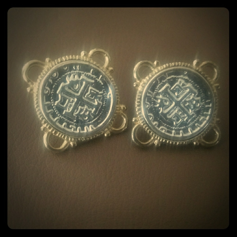 Mixed metal oversized stud earrings